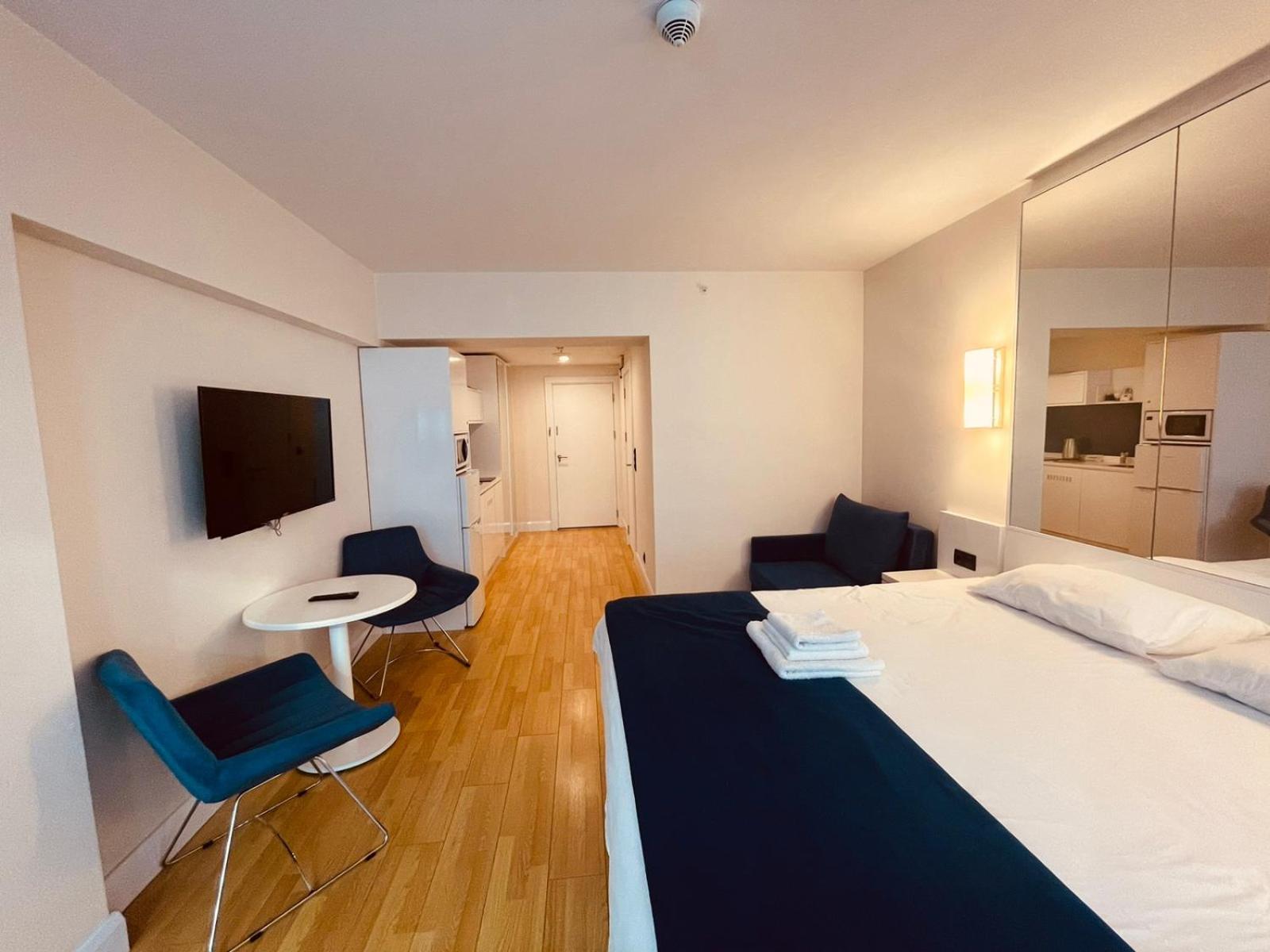 Lux Apart Hotel 555 Batumi Zimmer foto